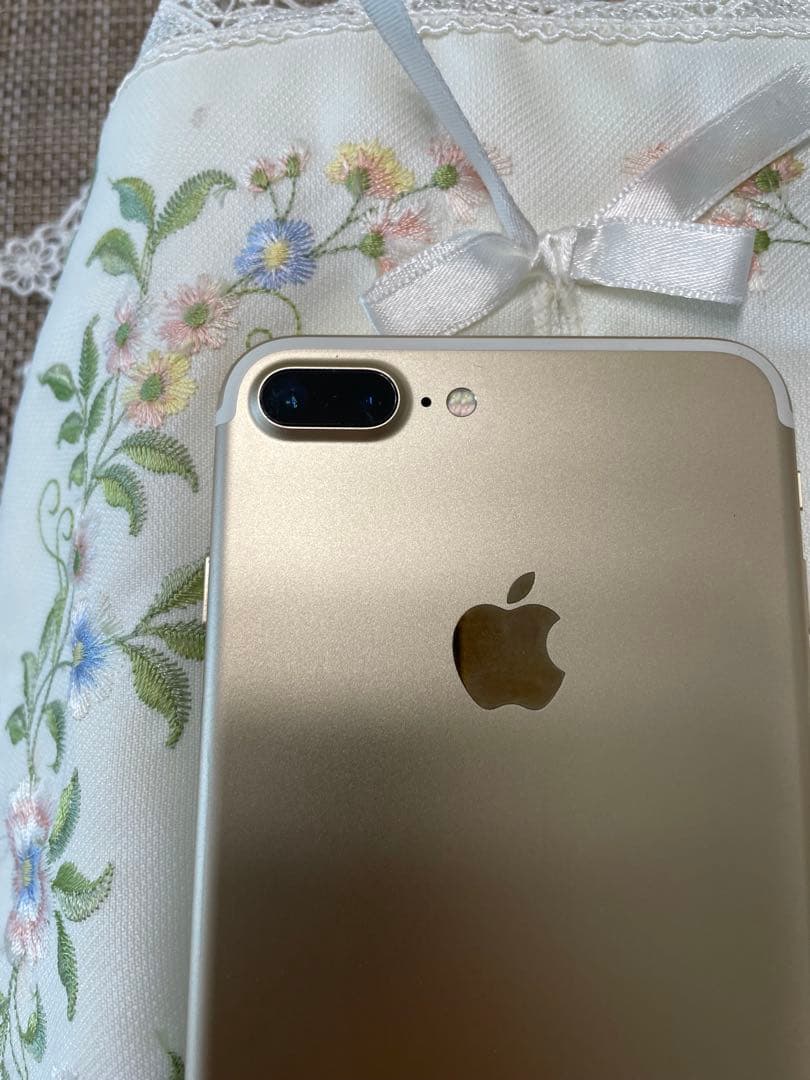Apple iPhone 7 Plus ゴールド　32g