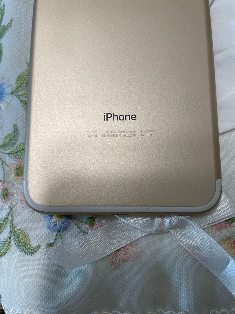 Apple iPhone 7 Plus ゴールド　32g