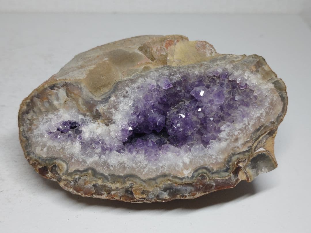 ジオード 1.1kg アメジスト 水晶 原石 鑑賞石 自然石 誕生石 鉱物 鉱石