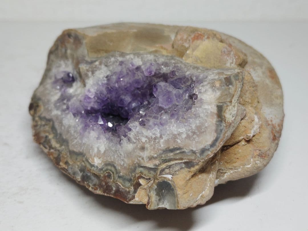 ジオード 1.1kg アメジスト 水晶 原石 鑑賞石 自然石 誕生石 鉱物 鉱石