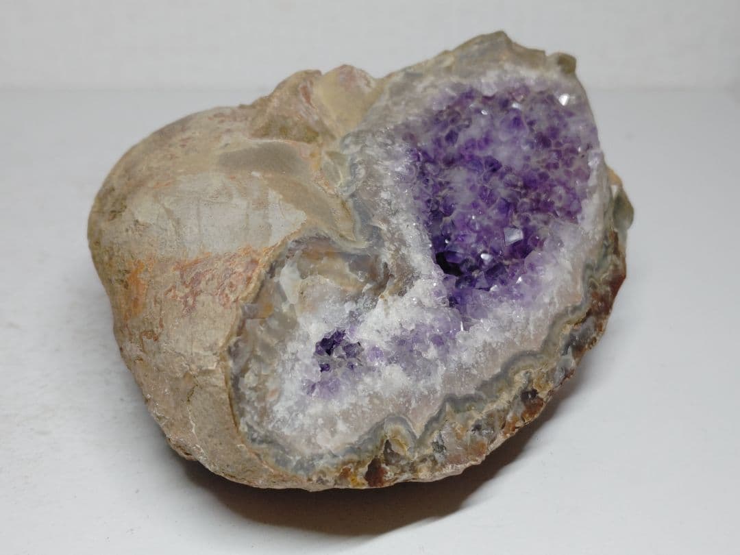 ジオード 1.1kg アメジスト 水晶 原石 鑑賞石 自然石 誕生石 鉱物 鉱石