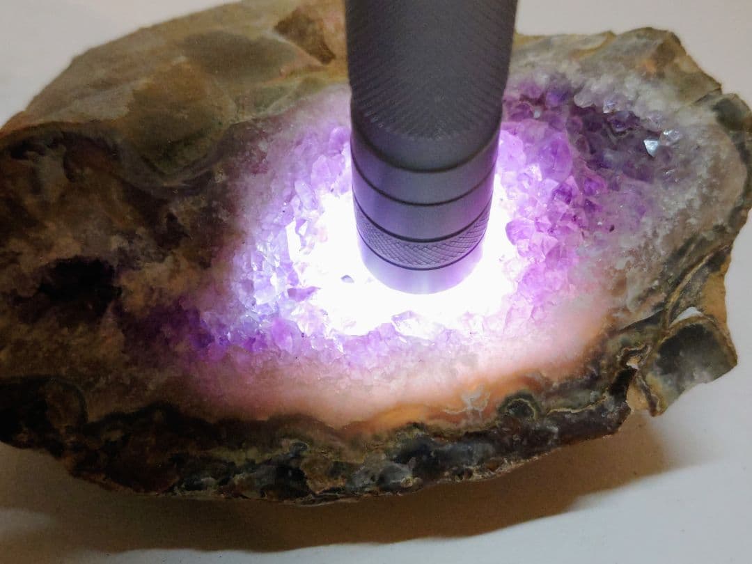 ジオード 1.1kg アメジスト 水晶 原石 鑑賞石 自然石 誕生石 鉱物 鉱石