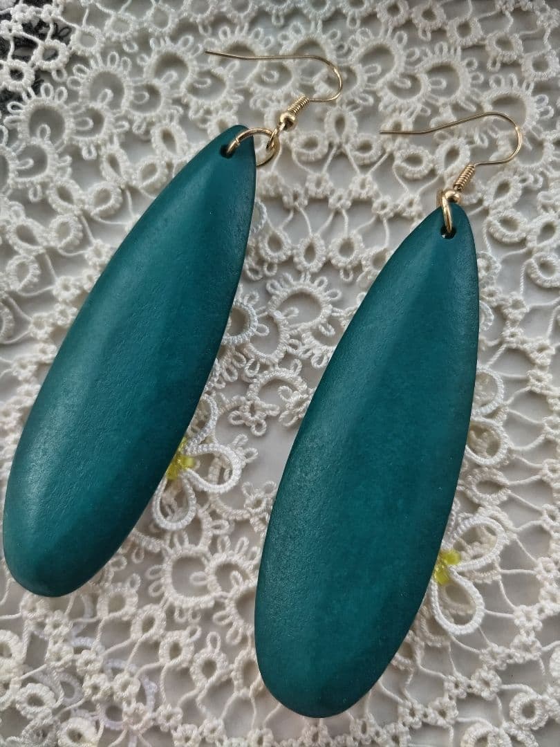 プルメリアのハワイアンアクセサリー（しずく型）