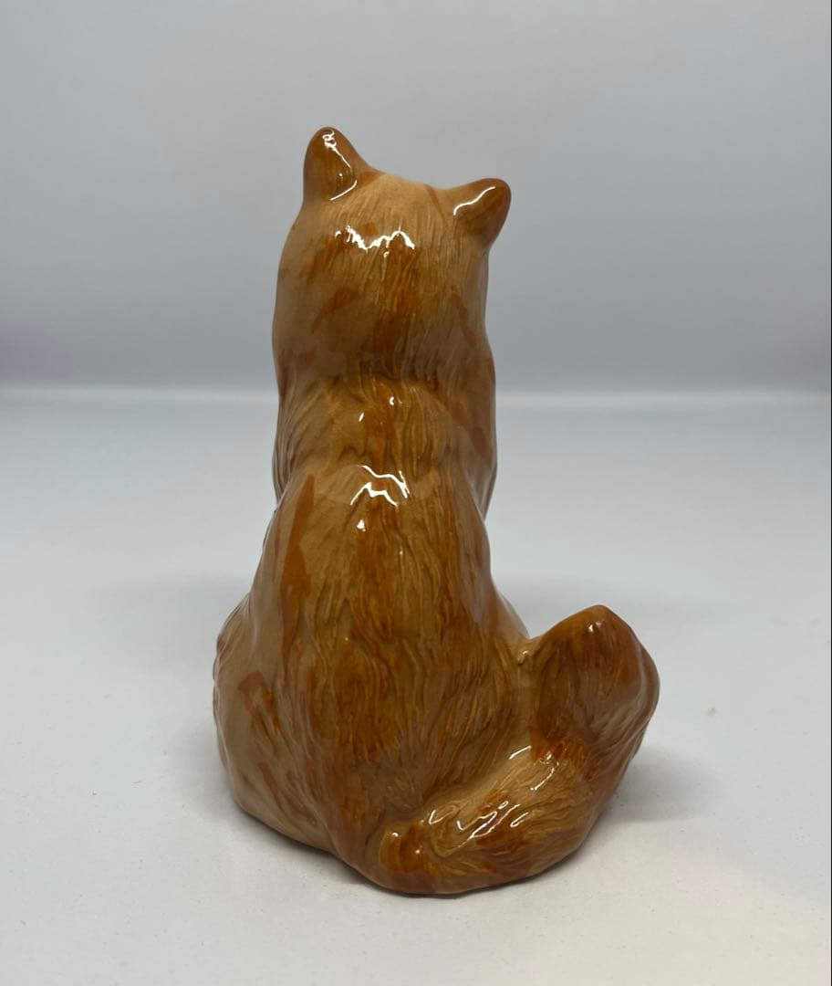 ロイヤルドルトン（猫の置物)