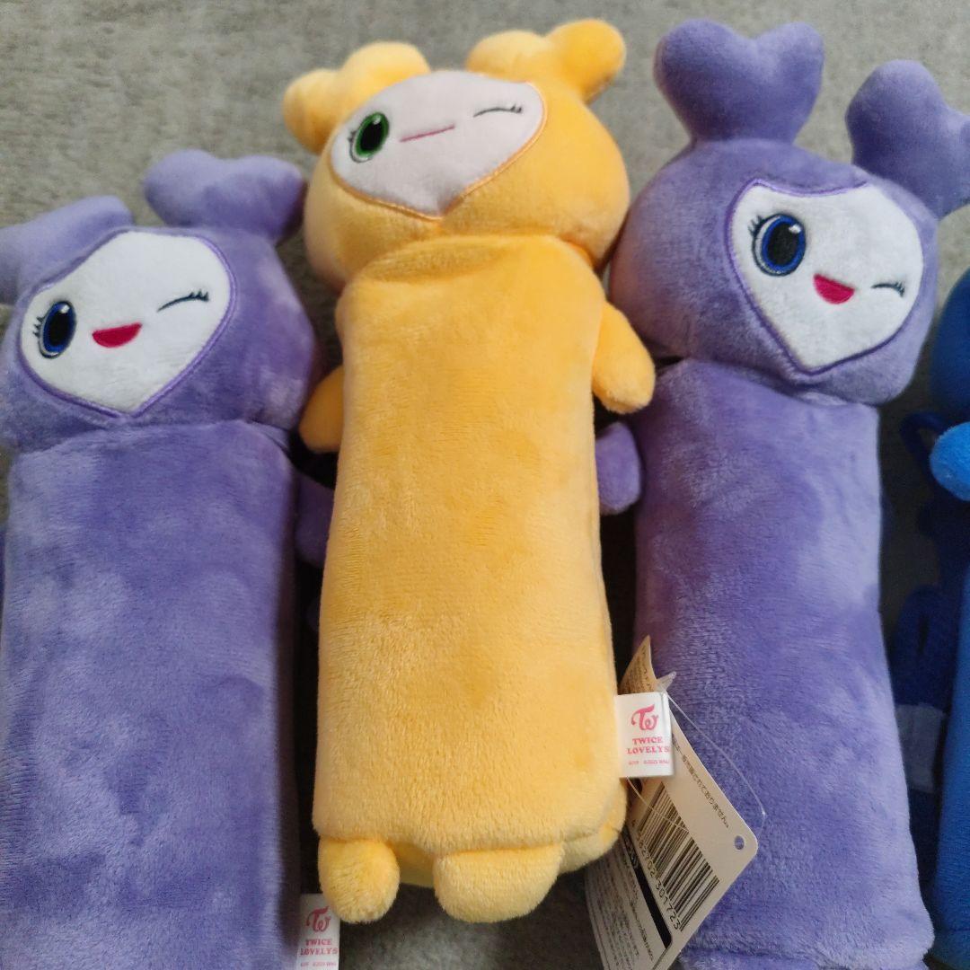 TWICE LOVELYS のびふにゃポーチ　6体 ＋ パペットぬいぐるみ ２個
