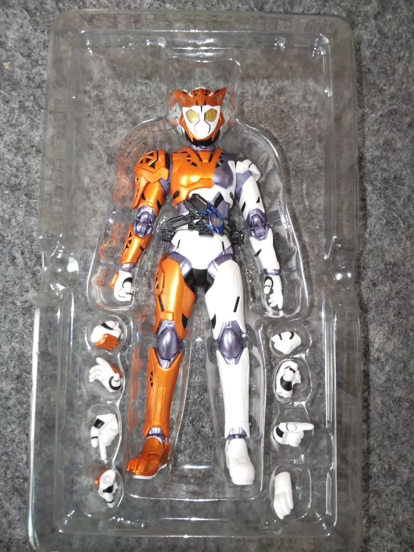 S.H.Figuarts 仮面ライダーバルキリー フィギュアーツ