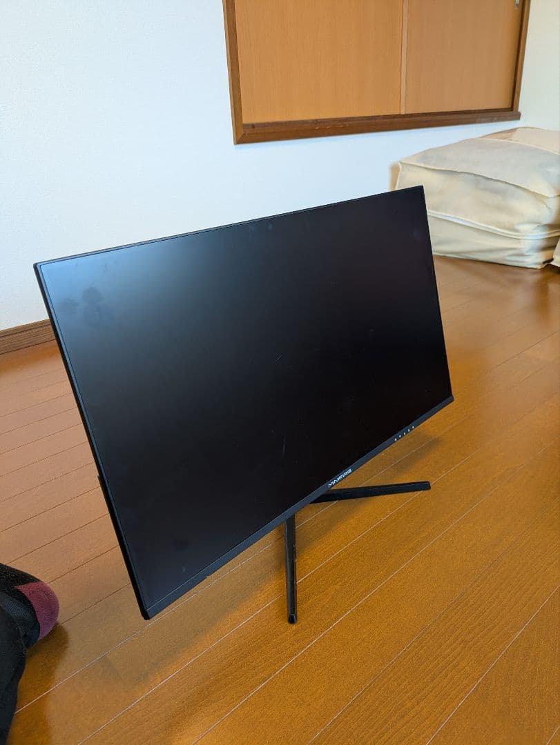 迫力の大画面２７型　スリムデザイン ディスプレイ 本体　ゲームにも　事務にも最適