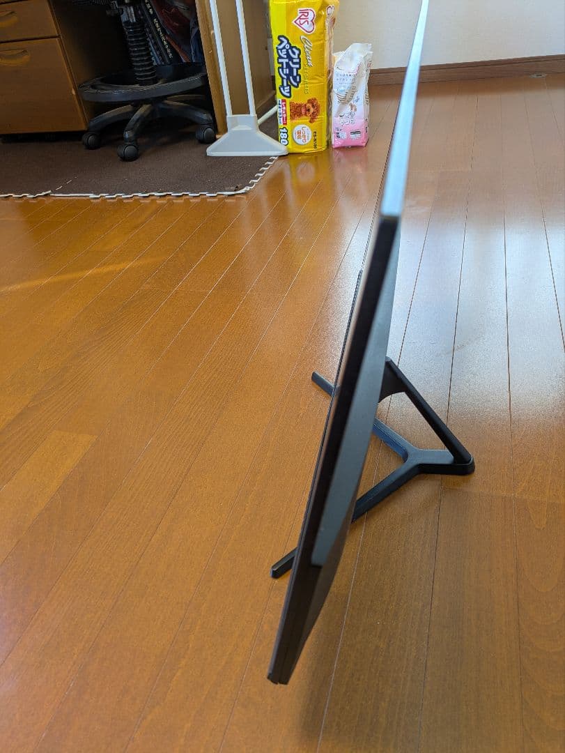 迫力の大画面２７型　スリムデザイン ディスプレイ 本体　ゲームにも　事務にも最適