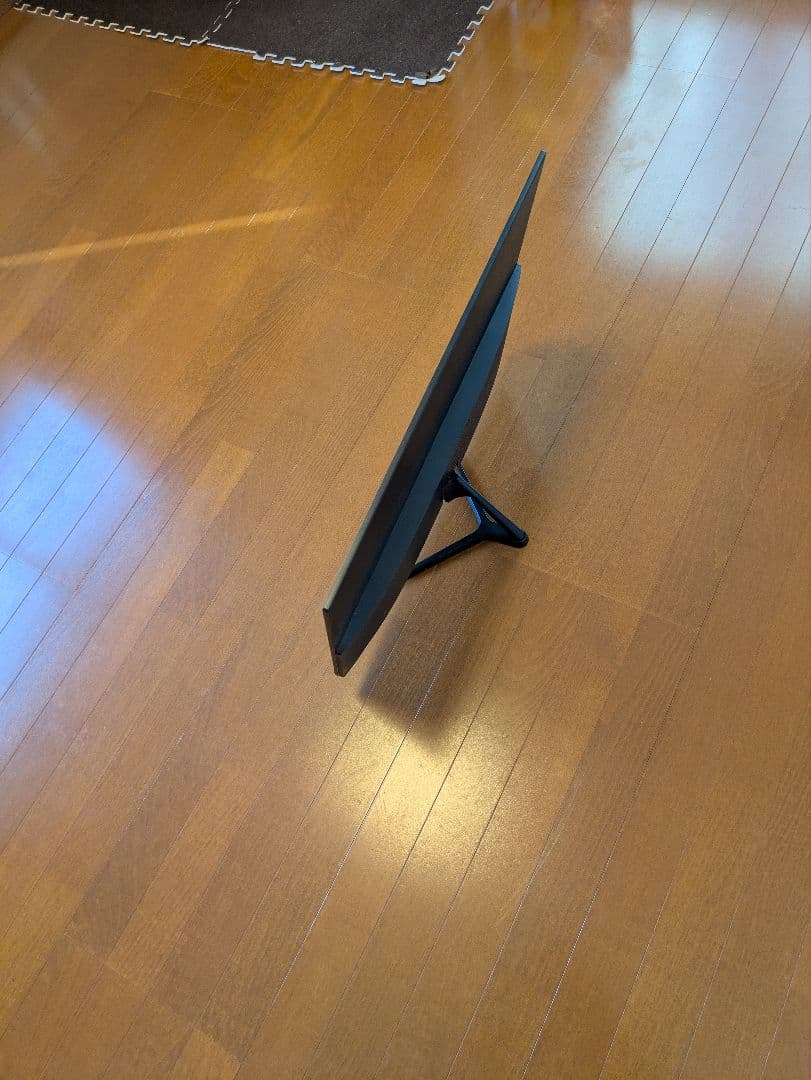 迫力の大画面２７型　スリムデザイン ディスプレイ 本体　ゲームにも　事務にも最適