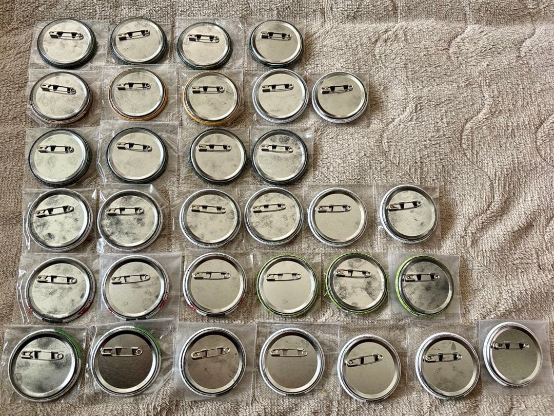 うらたぬきさん 缶バッジ