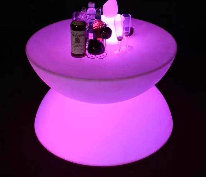 新品未使用 パーティーに最適な光るテーブル