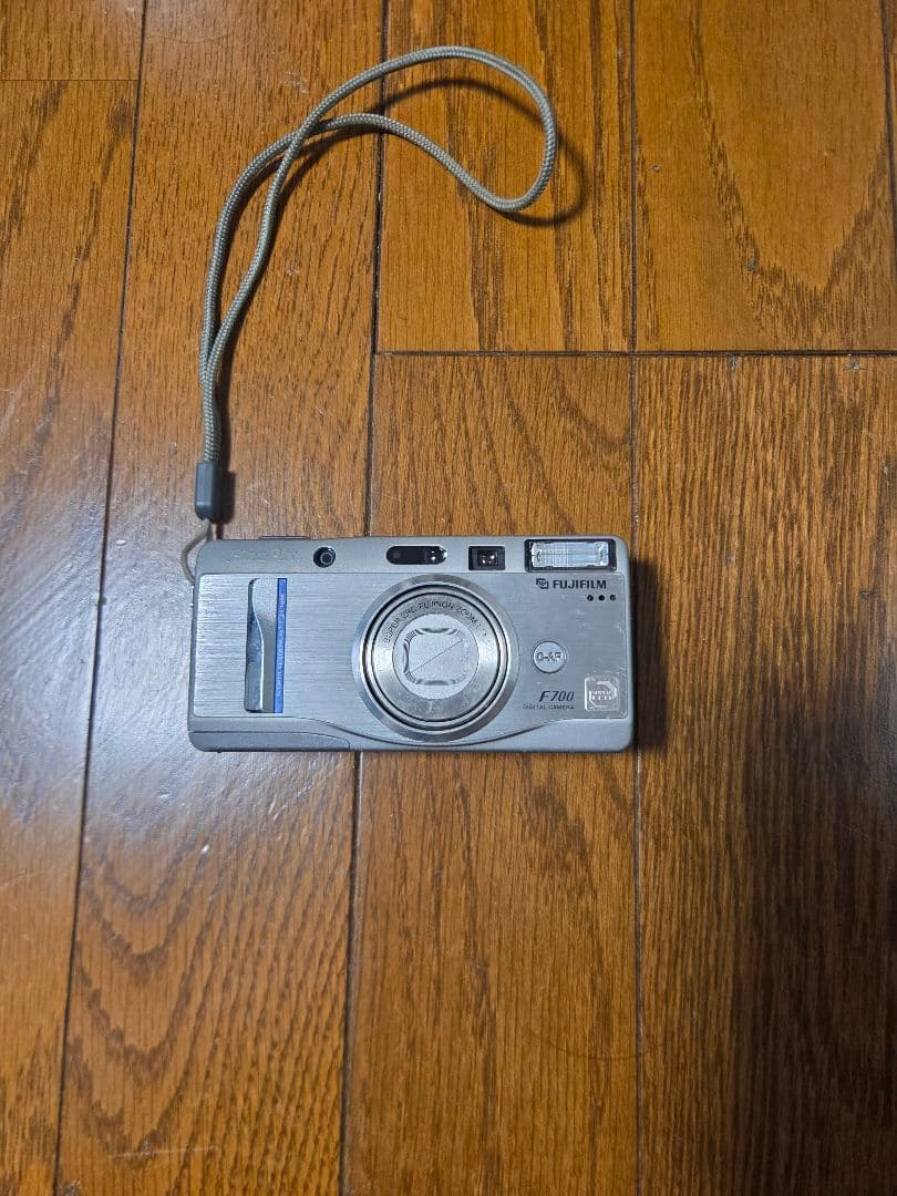 Fujifilm FinePix F700 デジタルカメラ　動作未確認
