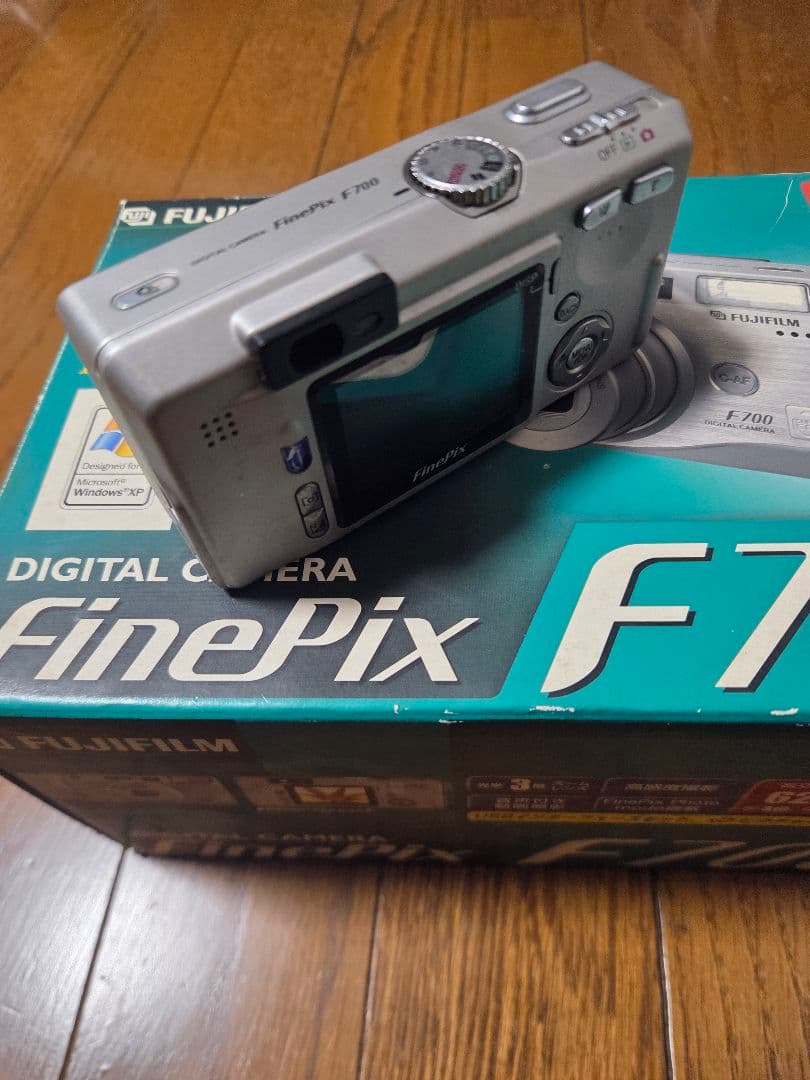 Fujifilm FinePix F700 デジタルカメラ　動作未確認