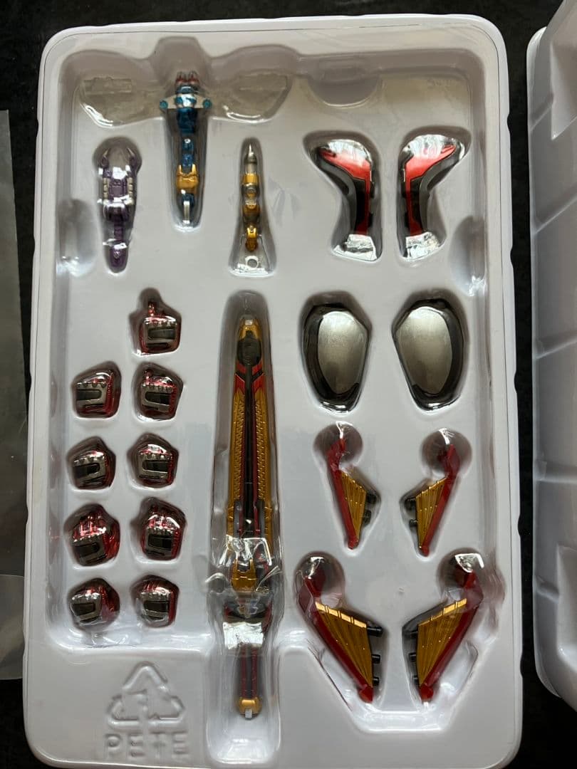 S.H.Figuarts 真骨彫製法仮面ライダーカブト ハイパーフォーム【初版】