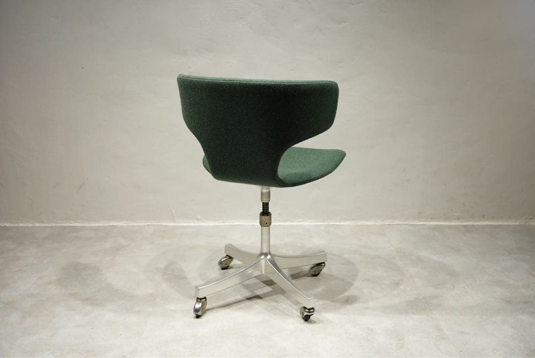 天童木工　キャスターチェア　剣持勇　tendo カブトチェア　ビンテージ