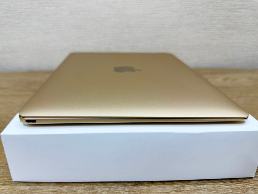 美品Apple MacBook 512GB【MacOS2021年／新品バッテリー