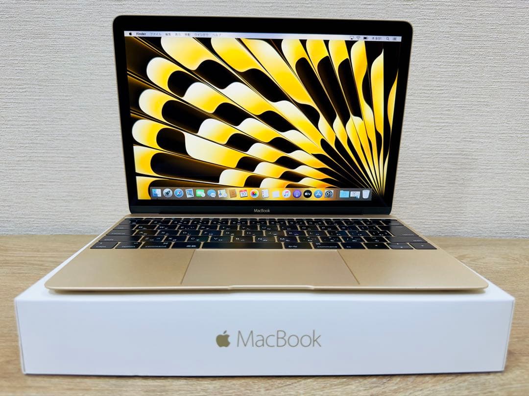 美品Apple MacBook 512GB【MacOS2021年／新品バッテリー