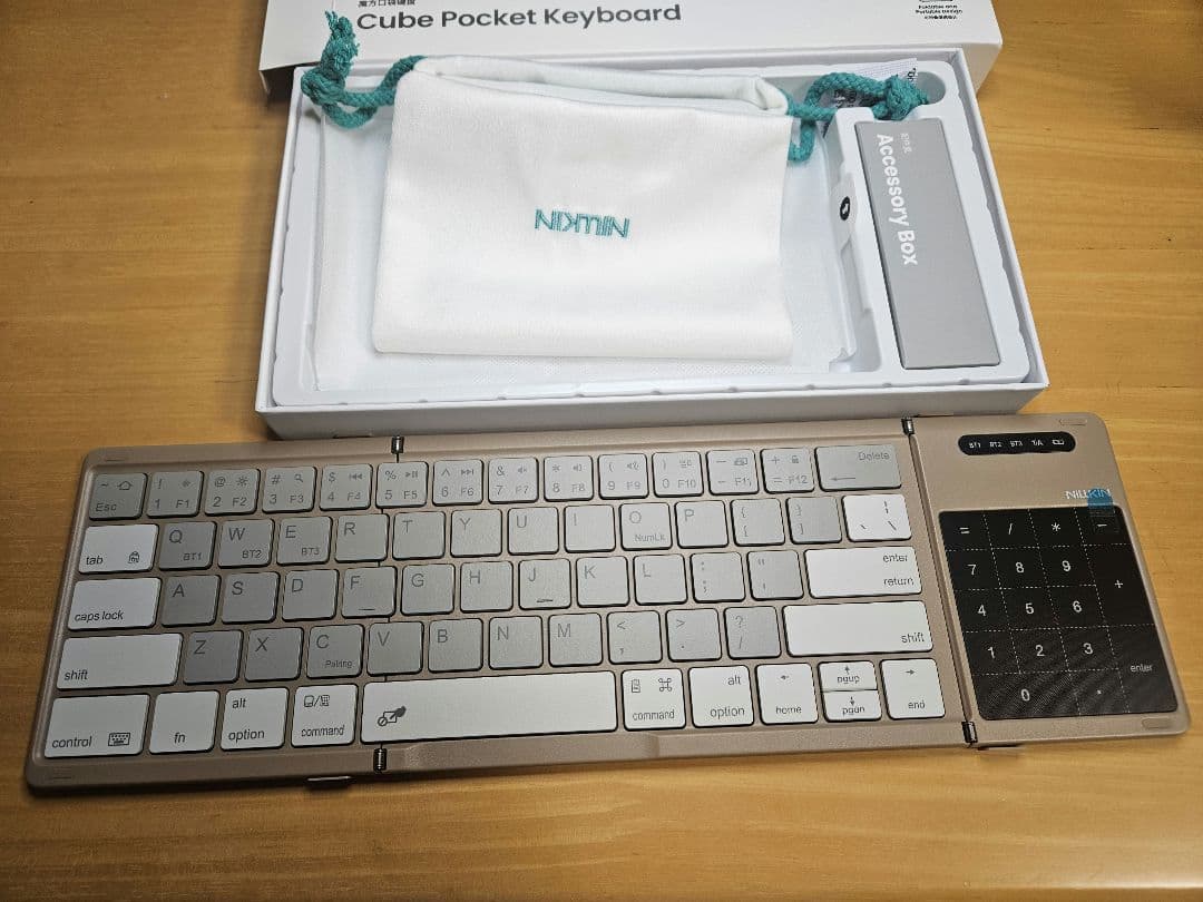 Nillkin Cube Pocket Keyboard 本体