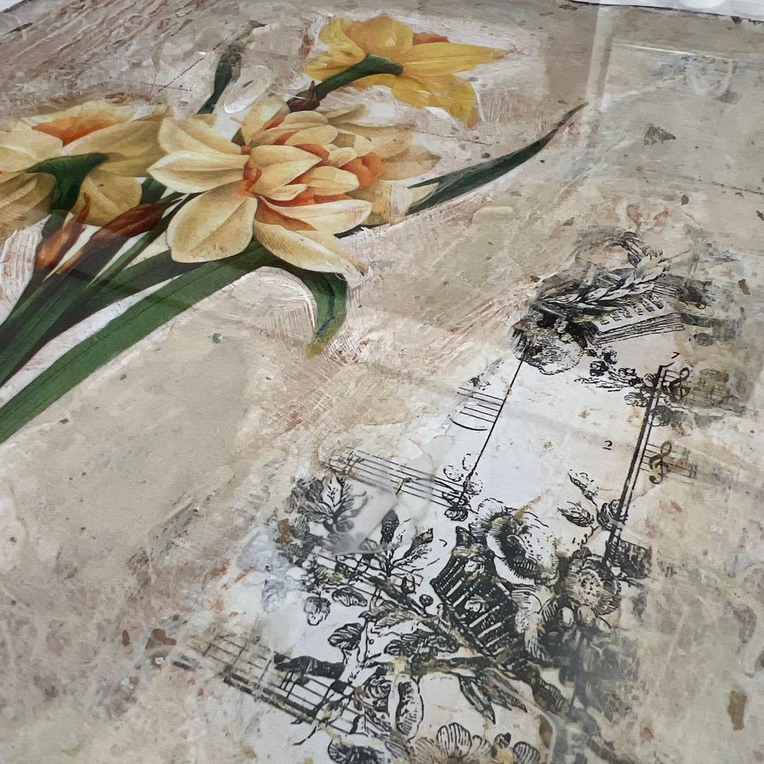 ルドゥーテ「八重咲きスイセン」のアレンジ作品