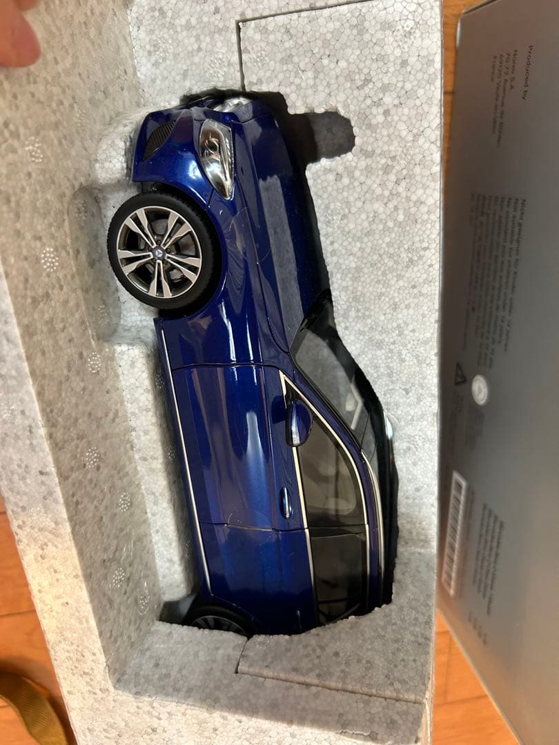 新品　メルセデスベンツ　c180 モデル　ミニカー　コレクション　ベンツ
