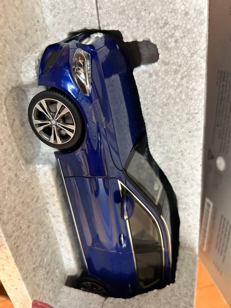 新品　メルセデスベンツ　c180 モデル　ミニカー　コレクション　ベンツ