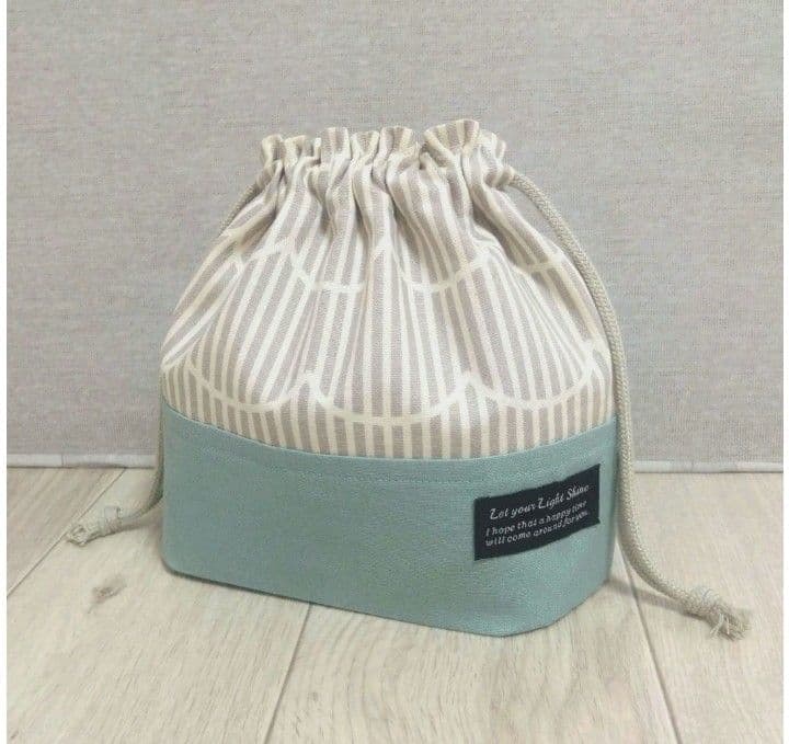 ☆初心者です☆ページ　北欧 波ストライプ柄　お弁当袋　ハンドメイド