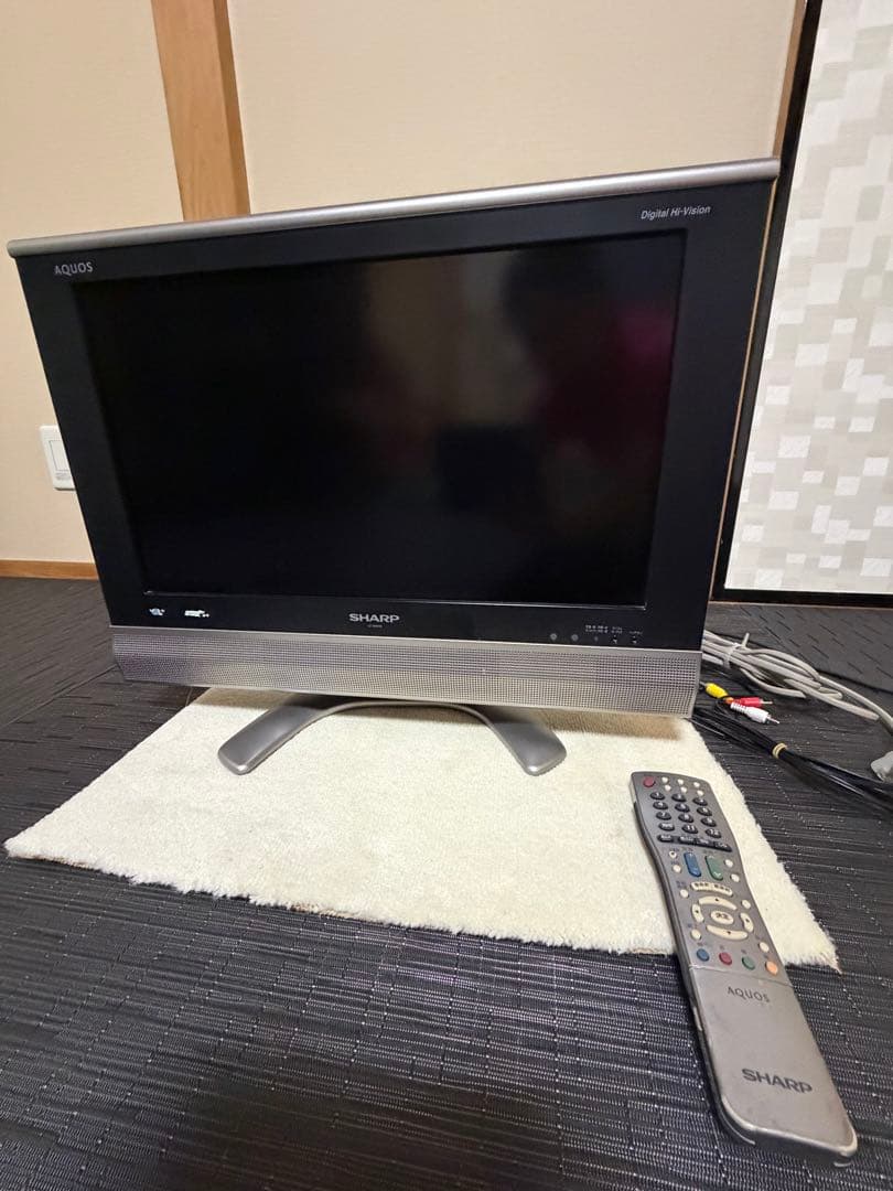 SHARP AQUOS 液晶テレビ 本体　　2006年製