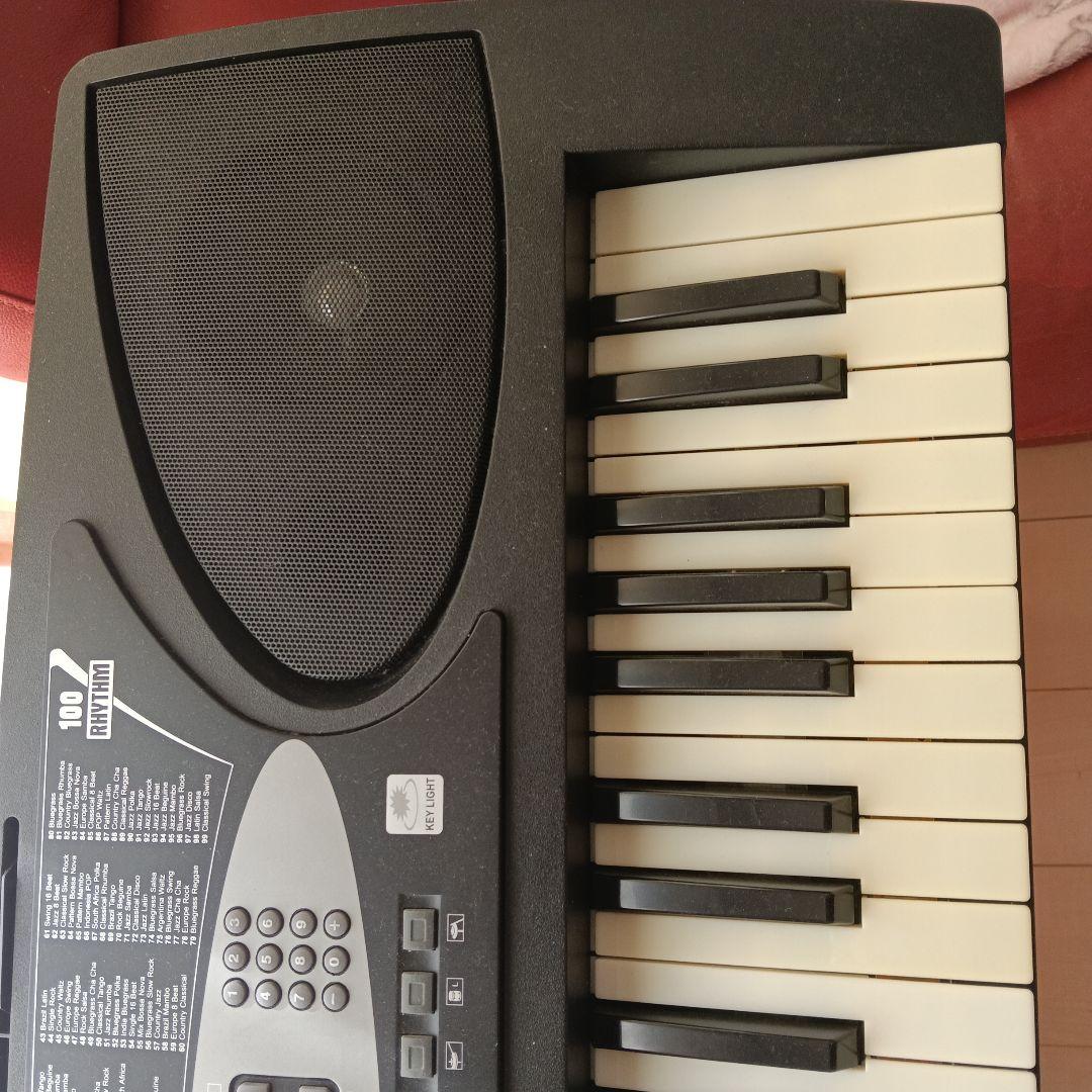 電子キーボード 内蔵スピーカー