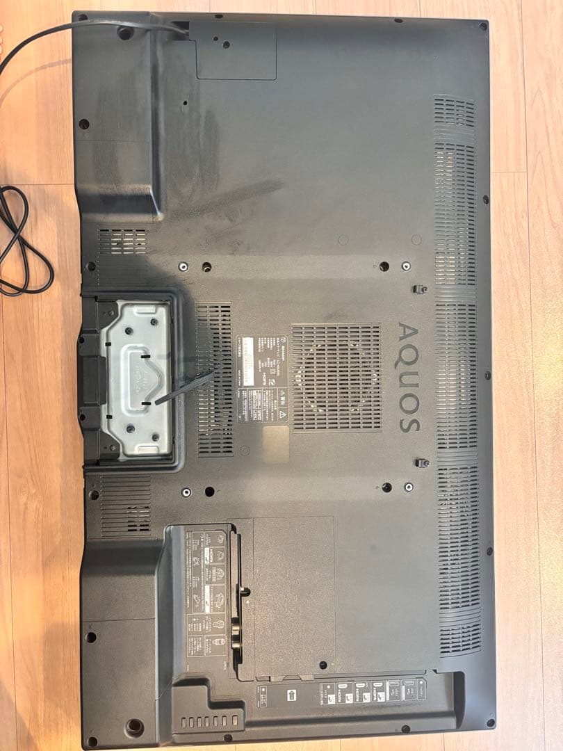 AQUOS 大型液晶テレビ 壁掛け可能　45型　非喫煙環境で使用　説明欄　要確認