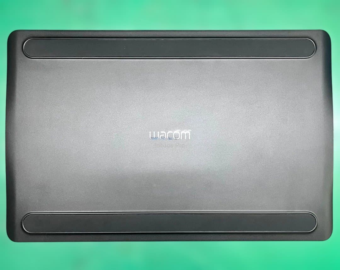 セットでお得！Wacom Intuos Pro Mサイズ今なら掃除機付いてくる！