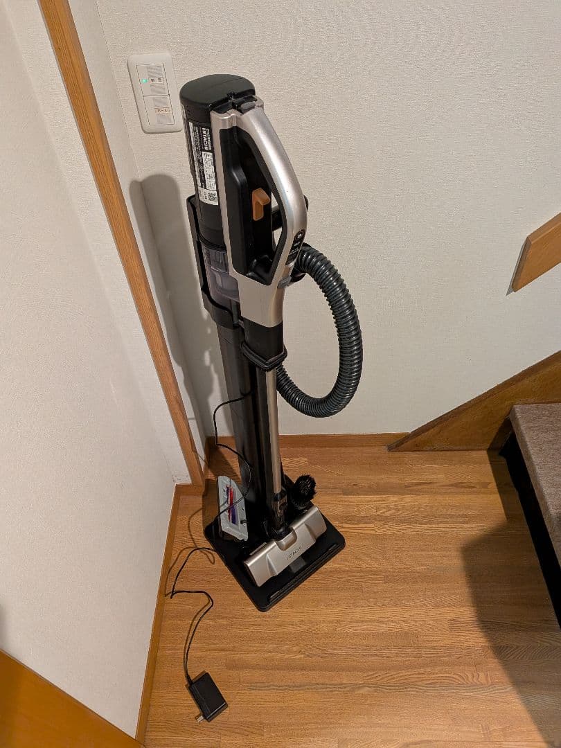 【良品】日立　スティッククリーナー　PV-BH900K　スタンドおまけ