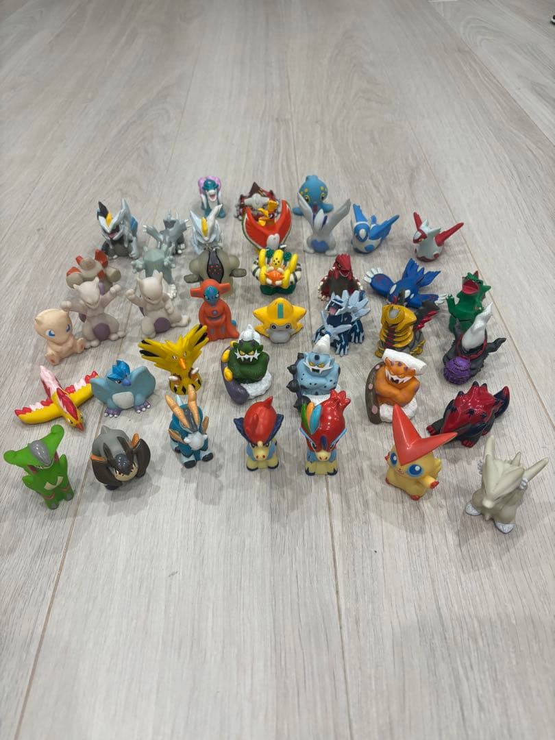まとめ売り　クリアポケモン等　ポケモンキッズ　 指人形　ソフビ　約200体　レア