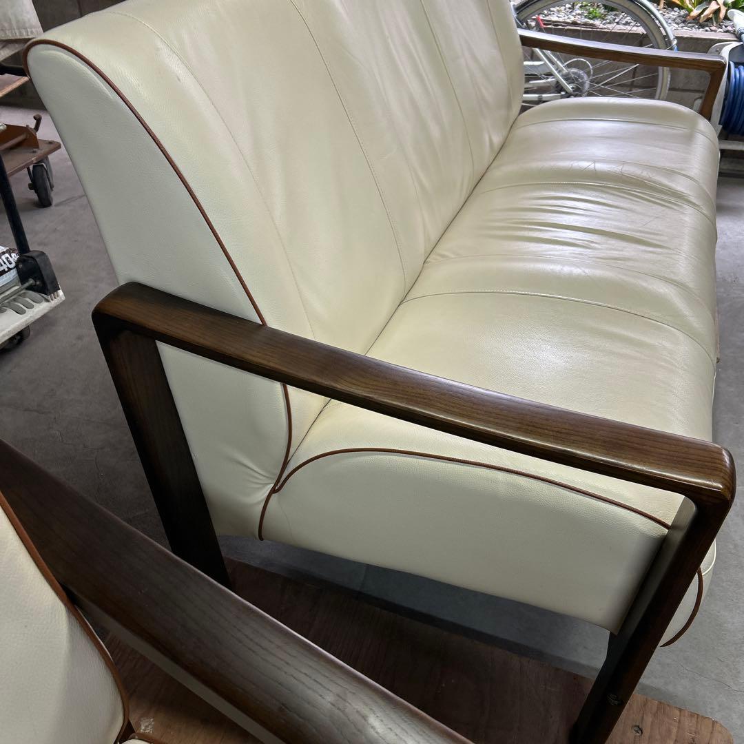 本革　3人掛けソファ　ベージュ　ヴィンテージ　アンティーク　年代物