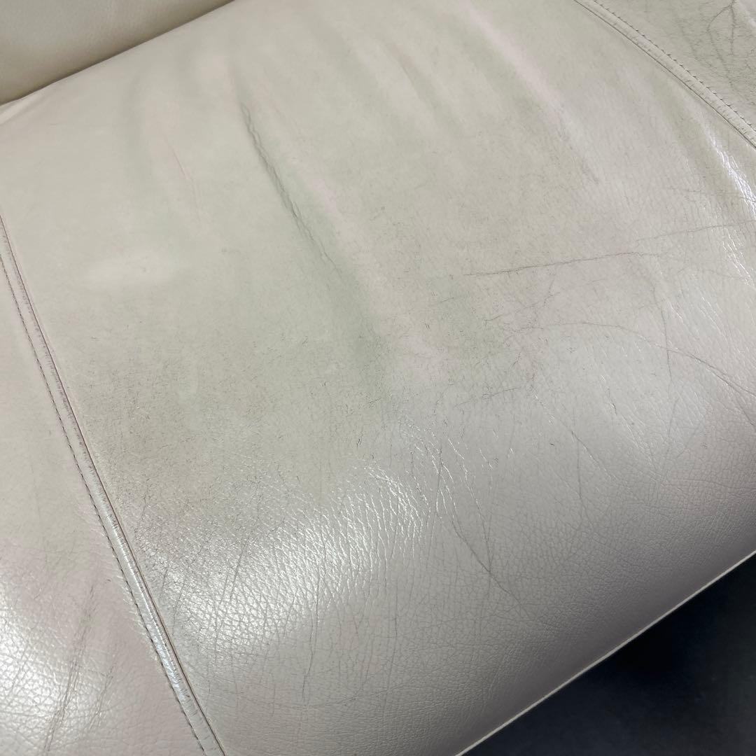 本革　3人掛けソファ　ベージュ　ヴィンテージ　アンティーク　年代物