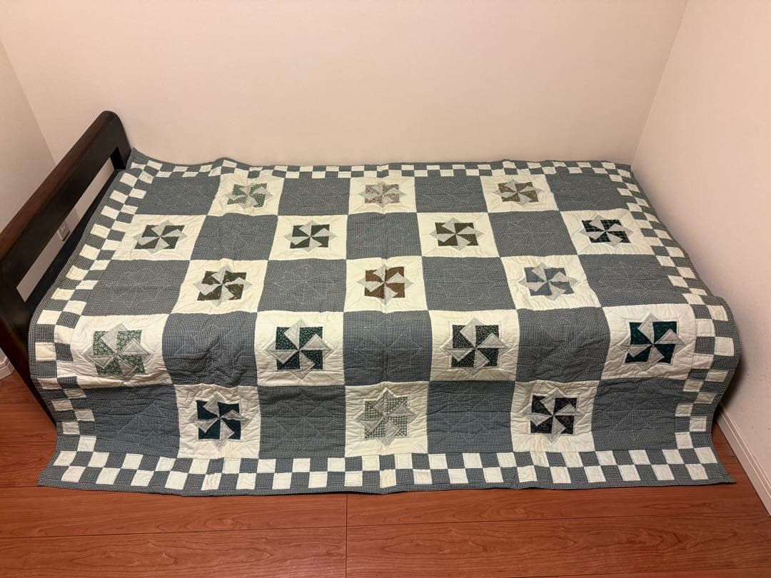 ハンドメイド　パッチワーク　ベッドカバー、マルチカバー