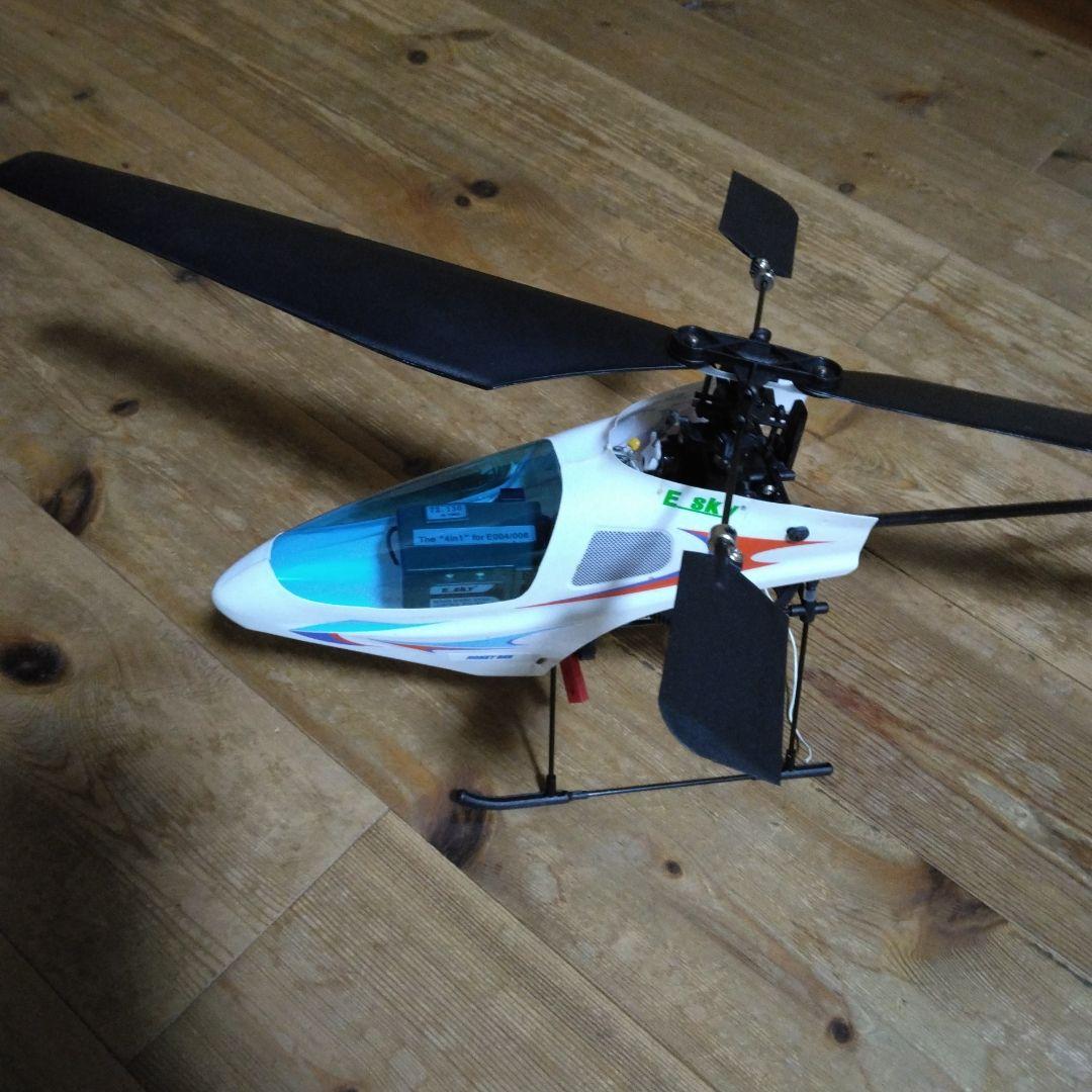 E-KY ラジコンヘリコプター ホワイト/ケース付き