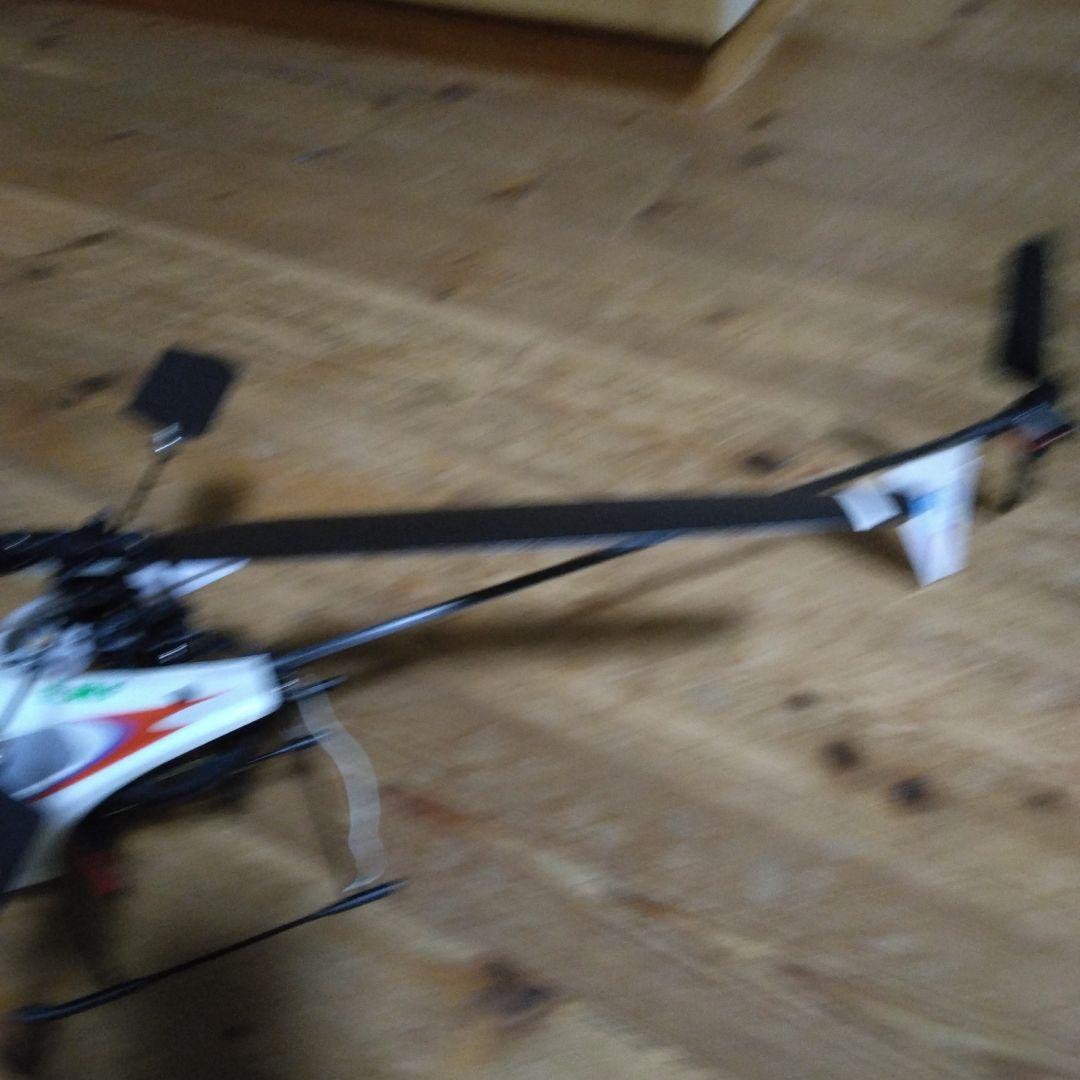 E-KY ラジコンヘリコプター ホワイト/ケース付き