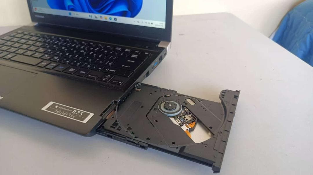 ノートパソコンDynabook第四世代Core i7 SSD128Gメモリ8G