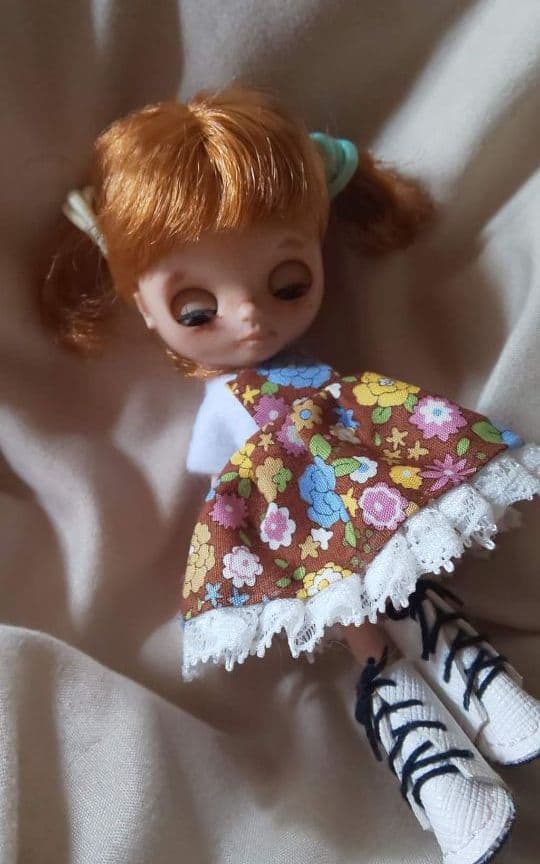 カスタムプチブライス　スリープアイ　選べるアウトフィット付き