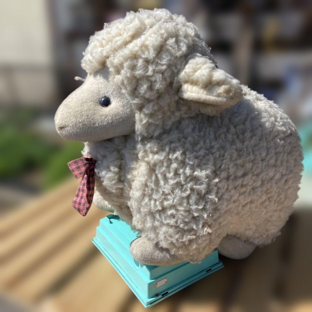 羊の、ぬいぐるみ