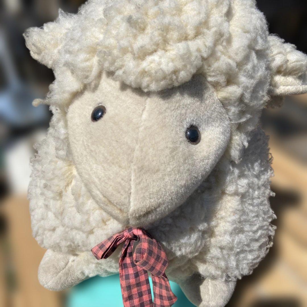 羊の、ぬいぐるみ