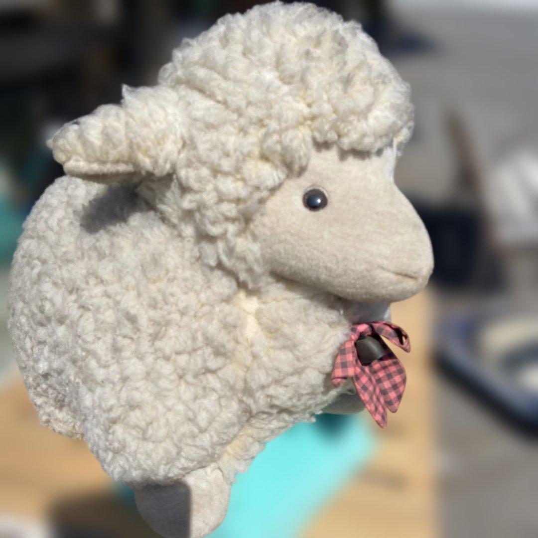 羊の、ぬいぐるみ