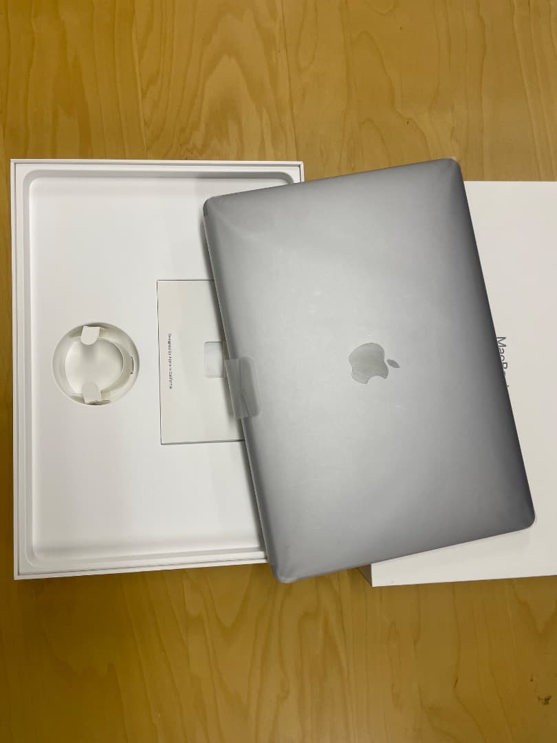 MacBook Pro 2019 13インチ スペースグレイ