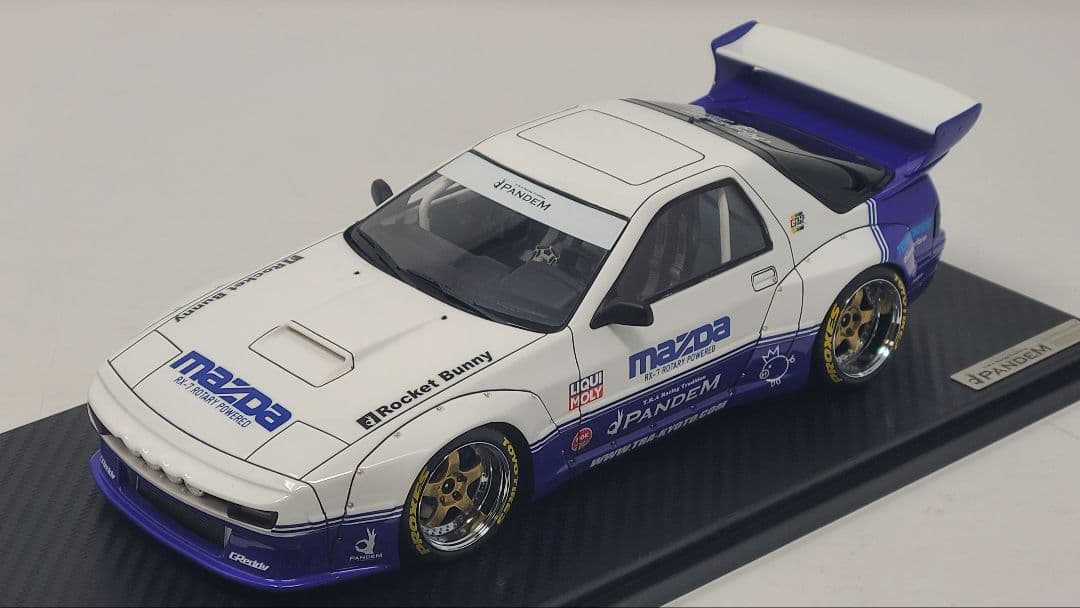 ミニカー 1/18 PANDEM RX-7 (FC3S)