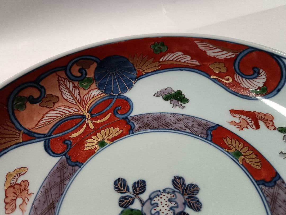 ② 源右衛門窯 染錦 古伊万里風松絵 皿 飾り皿 2枚組 未使用品