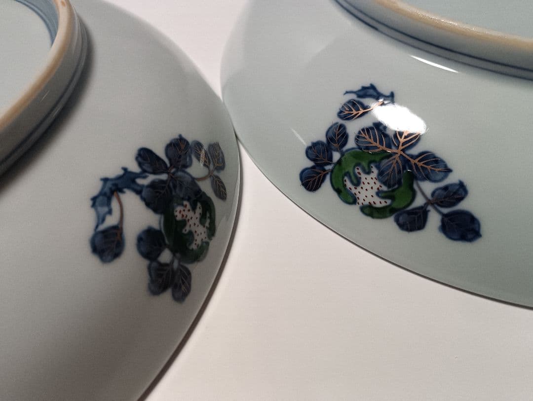 ② 源右衛門窯 染錦 古伊万里風松絵 皿 飾り皿 2枚組 未使用品