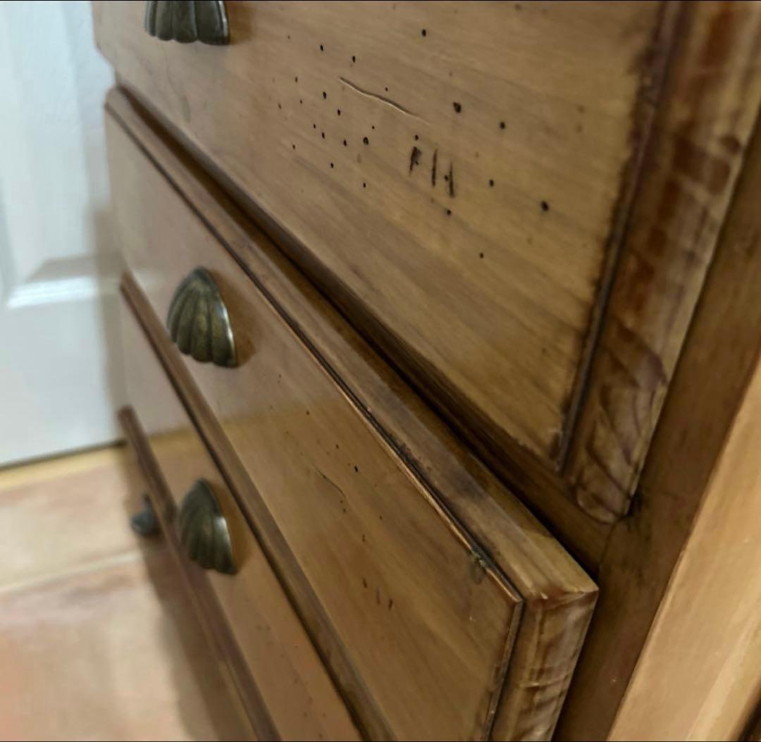 ✨アンティーク調な三段チェスト ✨脚は希少なアイアン製★シェルハンドル