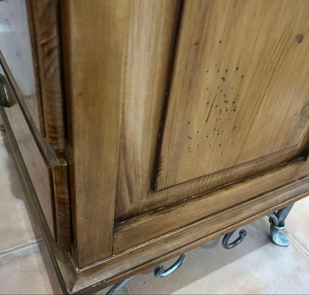 ✨アンティーク調な三段チェスト ✨脚は希少なアイアン製★シェルハンドル