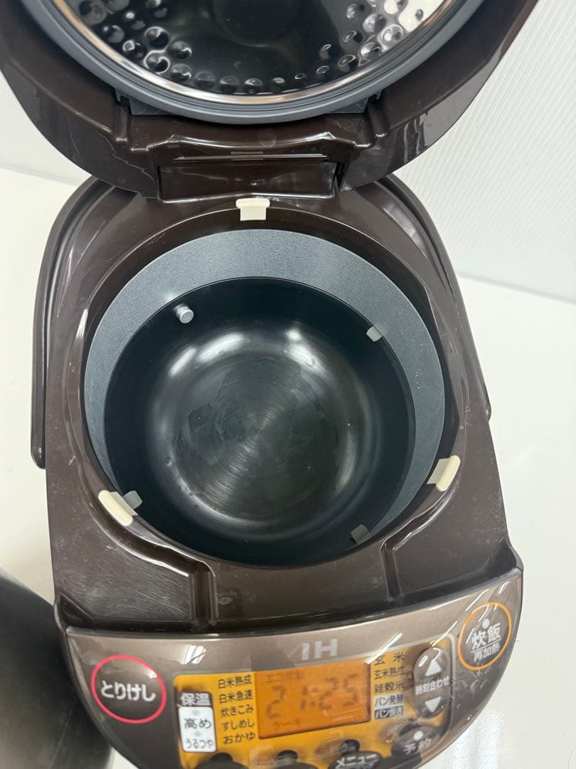 Zojirushi IHジャー炊飯器NP-VZ10