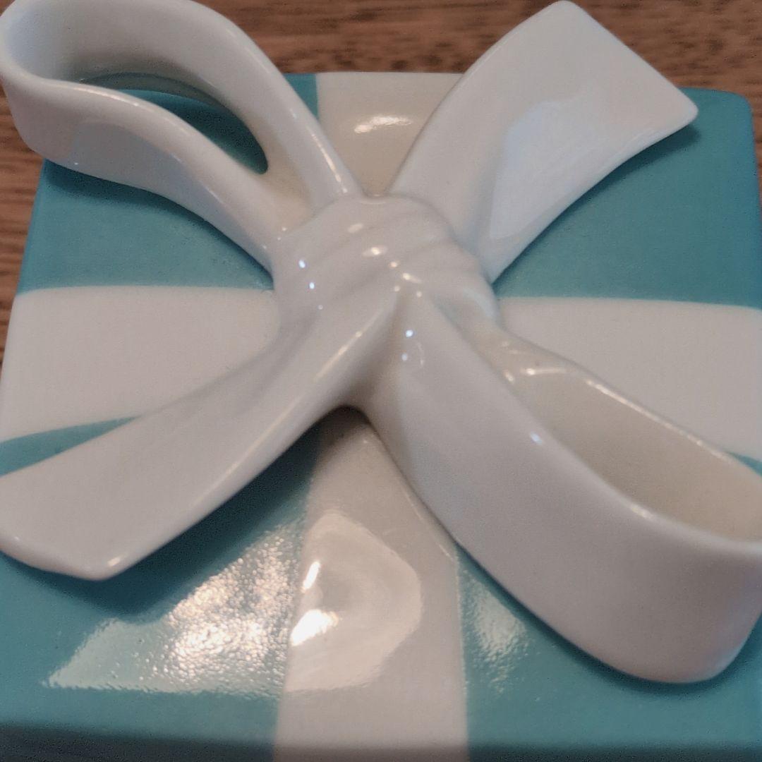 ティファニー ギフトボックス 小物入れ 陶器 リボン　置物　ブルーボックス